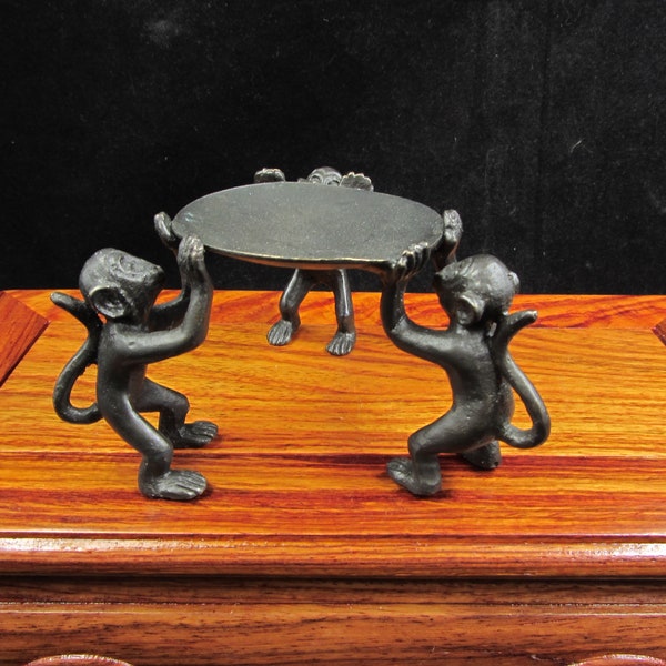MD032 Statuetta di tre scimmie Portacandele Regalo di compleanno, Portacandele vintage per cerimonia del tè con coperchio per teiera, Candelabri di scimmie in ottone