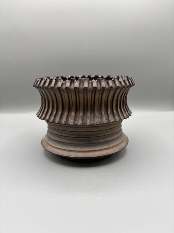 5.5 inch W* 4.5 inch H/ High quality handmade ceramic pottery/Succulent Pot/Handmade Pot/Caudex Pot/Ceramic Pot/Planter/Gold Pot