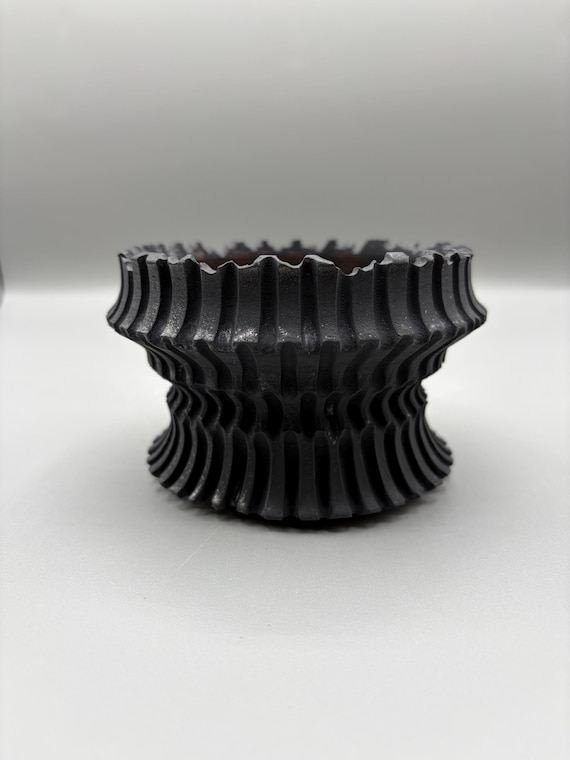 4 inch W* 2.75 inch H/ High quality handmade ceramic pottery/Succulent Pot/Handmade Pot/Caudex Pot/Ceramic Pot/Planter/Black Pot