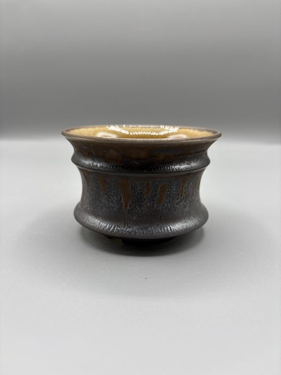 4 inch W* 2.5 inch H/ High quality handmade ceramic pottery/Succulent Pot/Handmade Pot/Caudex Pot/Ceramic Pot/Planter/Black Pot