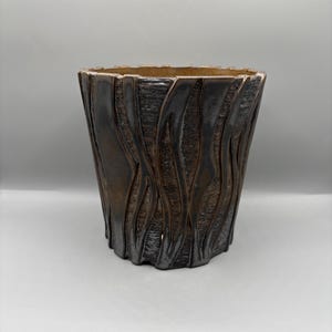 18 cm B * 18 cm H / Hochwertige handgefertigte Keramikkeramik/Sukkulententopf / Handgemachter Topf / Caudex-Topf / Keramiktopf / Pflanzer / Schwarzer Topf