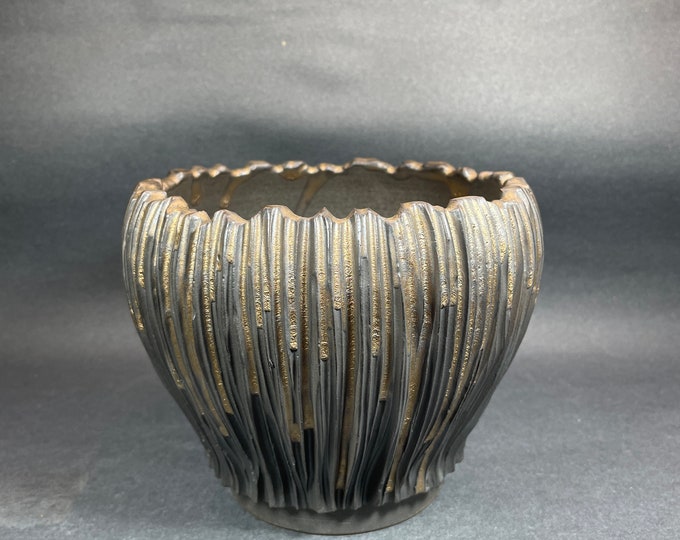 6 inch W* 5 inch H/ High quality handmade ceramic pottery/Succulent Pot/Handmade Pot/Caudex Pot/Ceramic Pot/Planters/Black Pots/Cactus Pot