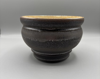 Handgemachter Sukkulenten-Topf mit schwarzer Glasur (15 x 10 cm)