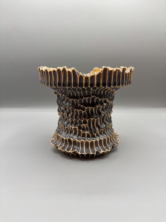 5.5 inch W* 5 inch H/ High quality handmade ceramic pottery/Succulent Pot/Handmade Pot/Caudex Pot/Ceramic Pot/Planters/Black Pots/Cactus Pot