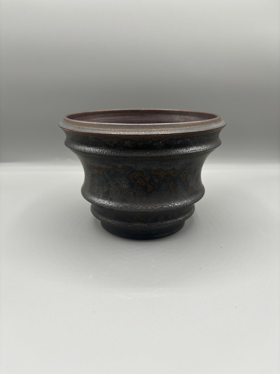 5.5 inch W* 4.25 H/ High quality handmade ceramic pottery/Succulent Pot/Handmade Pot/Caudex Pot/Ceramic Pot/Planters/Black Pots/Cactus Pot