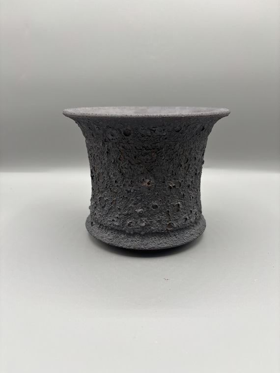 5.5 inch W* 4.5 inch H/ High quality handmade ceramic pottery/Succulent Pot/Handmade Pot/Caudex Pot/Ceramic Pot/Planter/Black Pot/Cactus Pot