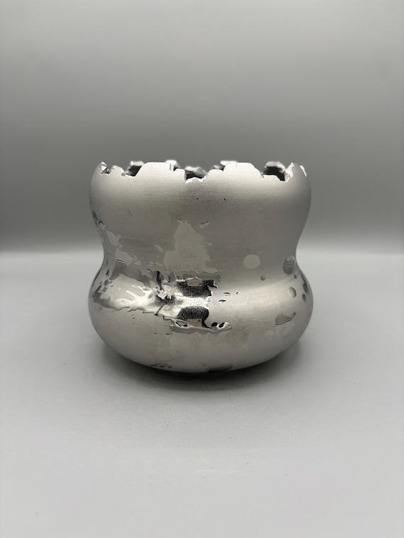 5 inch W* 4.5 inch H/ High quality handmade ceramic pottery/Succulent Pot/Caudex Pot/Ceramic Pot/Molten Silver/Liquid Sliver Pottery