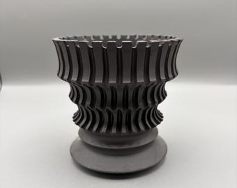 4.5 inch W* 4.5 inch H/ High quality handmade ceramic pottery/Succulent Pot/Handmade Pot/Caudex Pot/Ceramic Pot/Planter/Black Pot