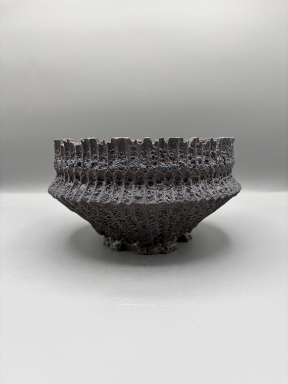 6.5 inch W* 4 inch H/ High quality handmade ceramic pottery/Succulent Pot/Handmade Pot/Caudex Pot/Ceramic Pot/Planter/Black Pot