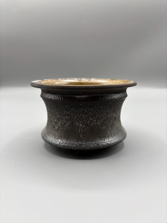 4 inch W* 2.5 inch H/ High quality handmade ceramic pottery/Succulent Pot/Handmade Pot/Caudex Pot/Ceramic Pot/Planter/Black Pot