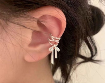 S925 Silver Pure White Ribbon Dynamic Ear Cuff for Women, Niche Bow Knot Ear Clip without Ear Piercing, Ballet Style Ear Jewelry