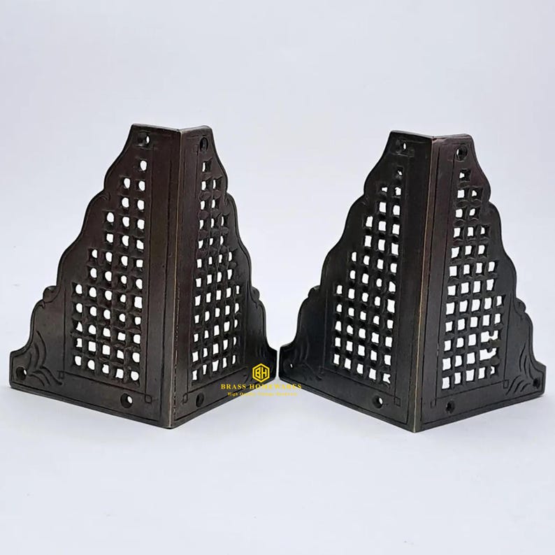 4,3" set med dekorativa hörnskydd i massiv mässing / geometriska B-skåp, dekorativa hörnskydd bild 1
