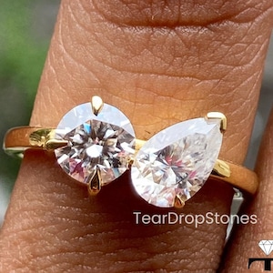 Toi Et Moi Ring Two Stone Moissanite Engagement Ring Pear & Round Cut Moissanite Ring 14K Gold Bridal Wedding Ring Anniversary Ring For Her