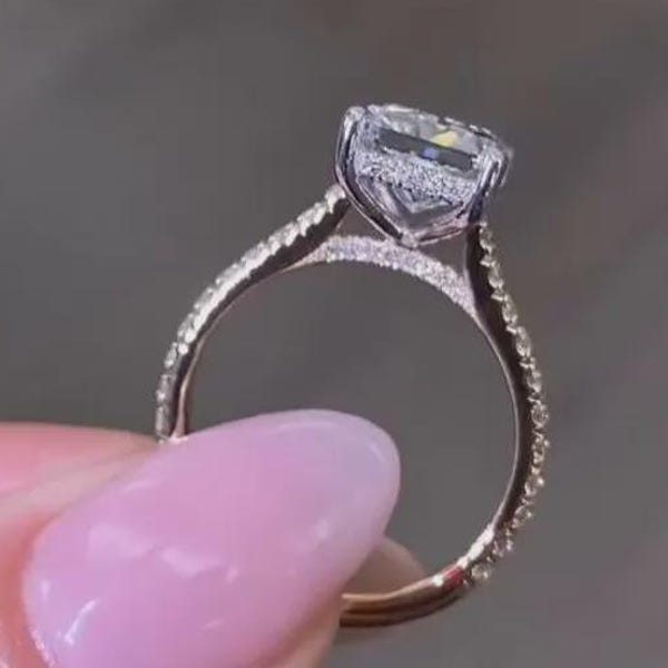 Kathedrale Set 5 CT Moissanite Verlobungsring 5 CT Für Sie 14k Gelbgold Ehering Versteckter Heiligenschein Moissanite Ring Jubiläumsring