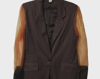 Blazer de manga organza rediseñado, pieza única | Chaqueta vintage color ciruela | Blazer vanguardista | Mangas metálicas transparentes