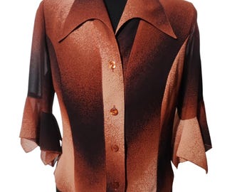 Blusa vintage Y2K transparente con efecto degradado en tonos marrones y negros, estilo grunge, con mangas fluidas, talla M/L.