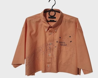 Camisa corta rediseñada, pieza única | Camisa de algodón color melocotón de corte recto | Camisa llamativa pintada a mano | Top Hakuna Mafckit
