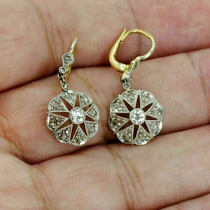 ラウンド型モアッサナイトダイヤモンド ヴィンテージインスパイアイヤリング、アンティークスタースタイルダングルイヤリング、レバーバックイヤリング、ミルグレインセットイヤリング、誕生日ギフト