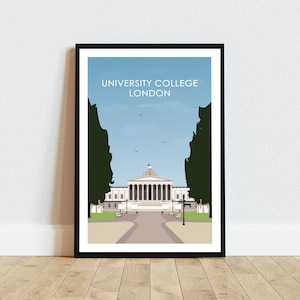 Könnte beinhalten: Ein schwarzer gerahmter Poster mit einem weißen Gebäude mit einer Kuppel auf dem Dach. Das Gebäude ist von Bäumen umgeben und der Text "UNIVERSITY COLLEGE LONDON" befindet sich oben auf dem Poster.