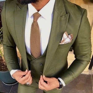 Männer Anzüge Hochzeit Party Wear Bräutigam tragen Anzüge Männer One Buttons 3Piece Event Party Wear Anzüge Männer Olivgrün Luxus Hochzeit Party Wear Anzug
