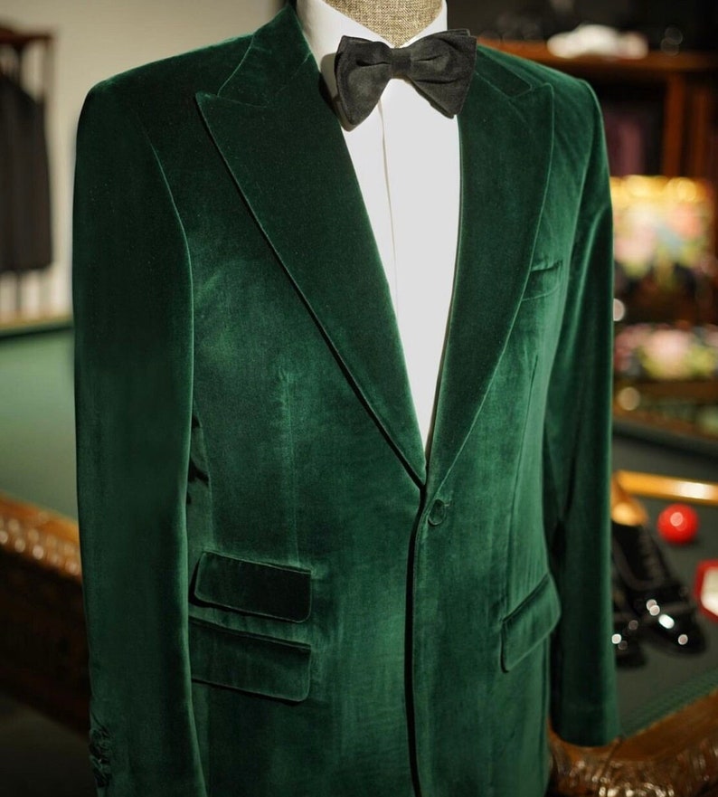 Blazer de terciopelo verde botella para hombre: Chaqueta de satén de corte entallado con solapa chal imagen 1