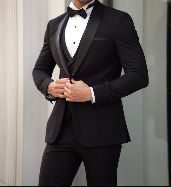 traje de hombre con pajarita - Main Image