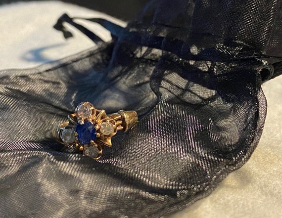 On sale! Diamond and sapphire gold ring - image 5