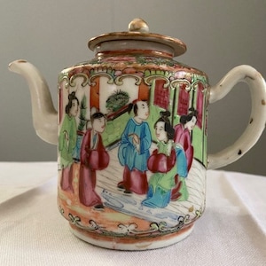 Antique Chinese Export Teapot