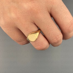 18k Solid Gold Circle Signet Ring, Graduation Gift, Engraved Ring, Personalized Ring, Monogram Ring, Initials Ring Jewelry, Unisex Gold Ring