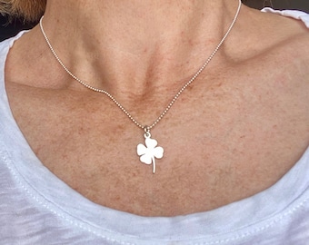 Trèfle à quatre feuilles en argent 925, chaine fine en argent 925, collier avec pendentif trèfle à quatre feuilles, collier porte bonheur