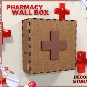 Puede incluir: Una caja de pared de madera con una cruz roja en la parte delantera. La caja está diseñada para guardar medicamentos y tiene una cruz marrón en la parte delantera. El texto "PHARMACY WALL BOX" está en la parte superior de la imagen. El texto "DECOR & STORAGE" está en la parte inferior de la imagen.