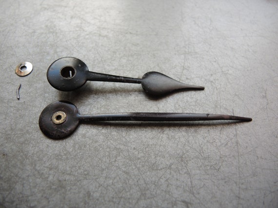Conjunto de agujas de reloj de metal solido antiguo Movimiento Mauthe de la decada de 1920
