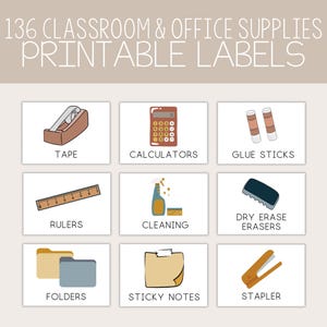 Könnte beinhalten: Druckbare Etiketten für Schul- und Bürobedarf. Die Etiketten zeigen Illustrationen von gängigen Schulmaterialien, darunter Klebeband, Taschenrechner, Klebesticks, Lineale, Reinigungsmittel, Trockenlöschmarker, Ordner, Haftnotizen und ein Hefter.