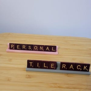 Portafichas con letras de Scrabble personalizado: ¡haz que las noches de juegos familiares vuelvan a ser divertidas!