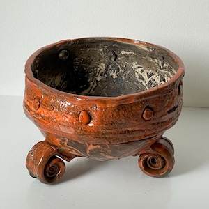 Plant pot/Bonsai bowl made of clay, round (Ø 19 cm), glazed on the outside in 'fire opal', spiral feet, handmade in my Munich pottery studio