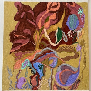 Könnte beinhalten: Abstrakte Aquarellmalerei mit goldenem Hintergrund und einem komplexen Design aus organischen Formen in Braun-, Rot-, Blau- und Lilatönen. Das Kunstwerk zeigt ein Auge und florale Elemente.