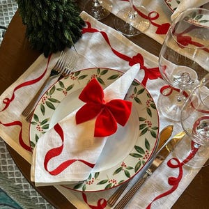 Red Ribbon Embroidered Linen Placemat & Napkin Set: Romantic Christmas Table Decor