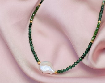 Green Jade and freshwater pearl necklace gemstone necklace  green crystal choker jadeite beaded jewelry handmade gift jade and pearl choker