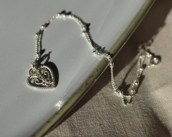 heart necklace vintage love necklace minimalist necklace dainty necklace heart medallion necklace silver pendant heart pendant casual style