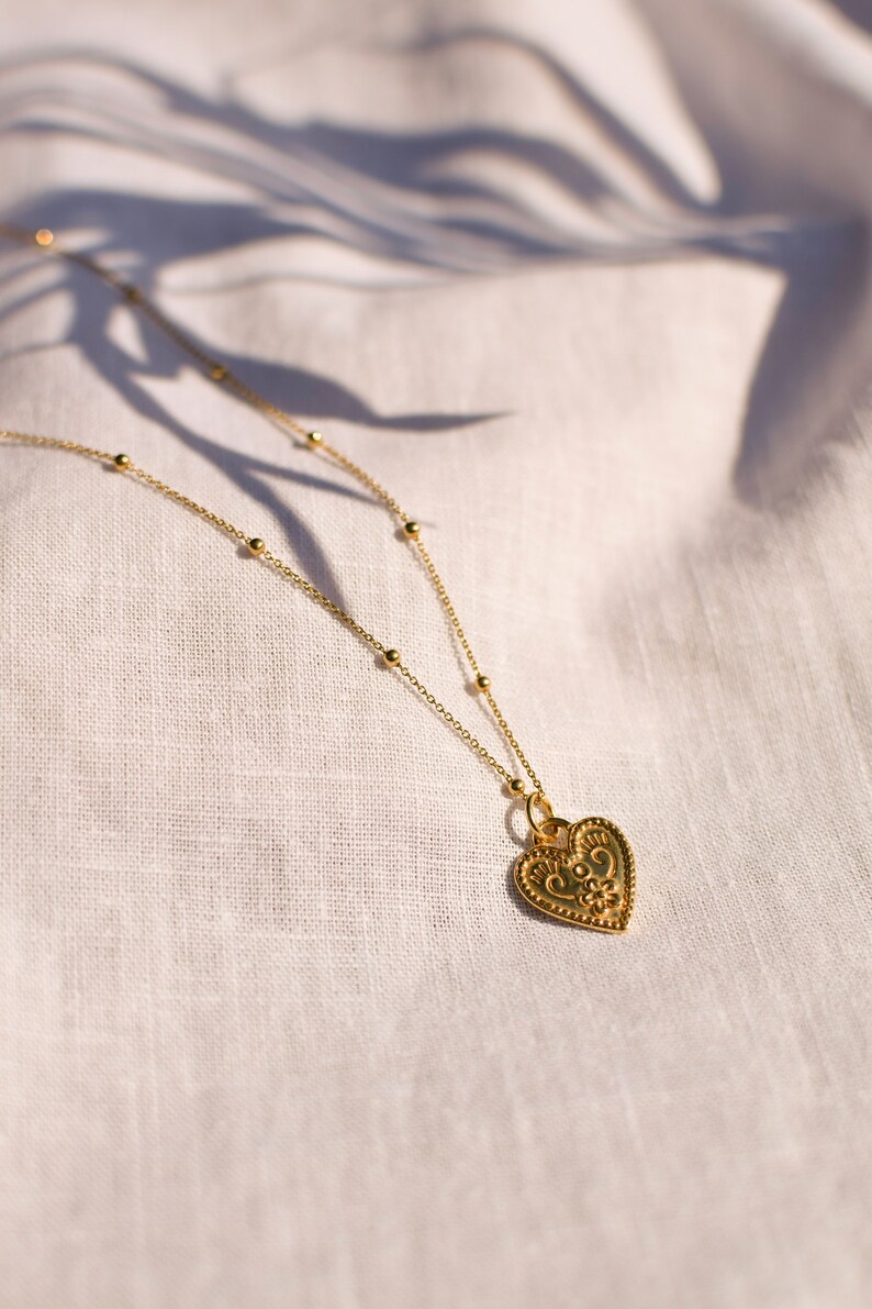 heart necklace vintage heart love necklace valentines day gift minimal necklace dainty necklace medallion necklace gold necklace MILANO image 6