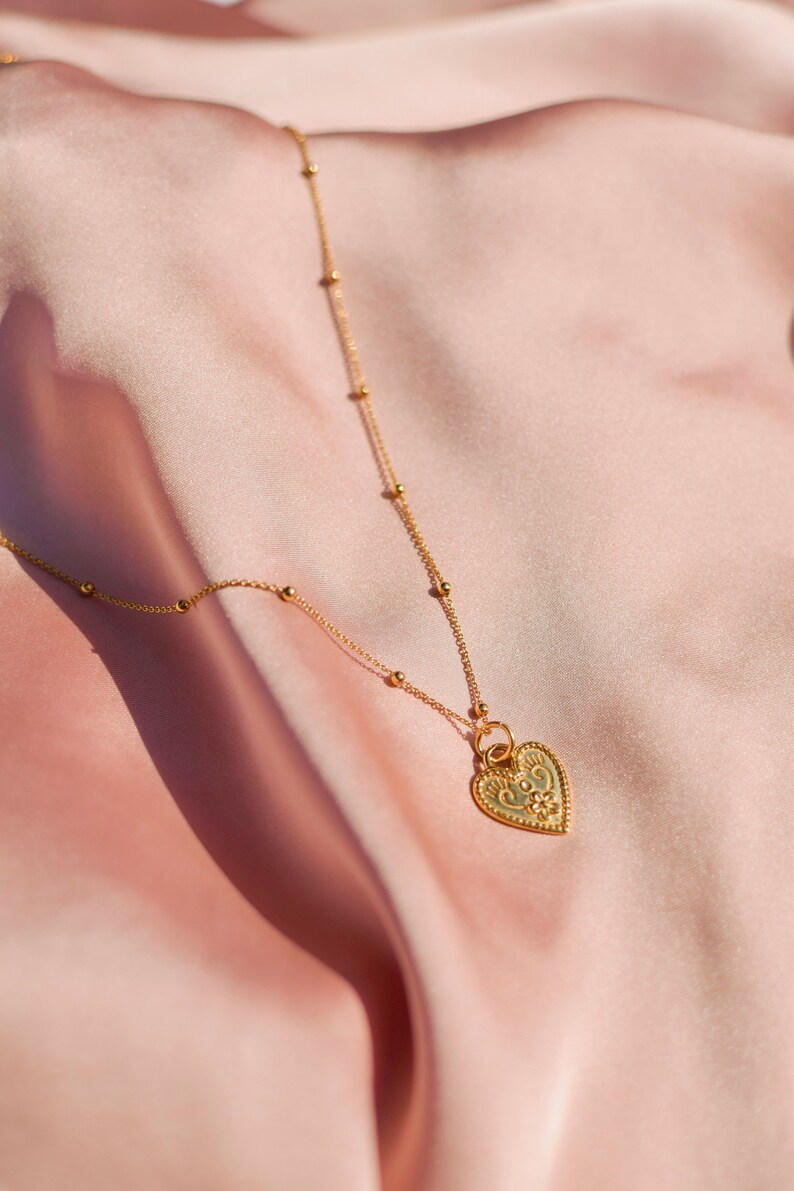 heart necklace vintage heart love necklace valentines day gift minimal necklace dainty necklace medallion necklace gold necklace MILANO image 3