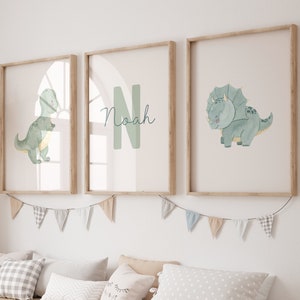 Stampa personalizzata con dinosauri per cameretta dei bambini, poster con nome iniziale, arte murale personalizzata per cameretta dei ragazzi, regalo personalizzato per neonato DIGITALE