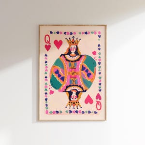 Impresión maximalista de la reina de corazones / Arte mural con cartas coloridas / Decoración femenina elegante / Naipe de dopamina / Impresión artística rosa con descarga digital