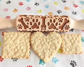 Rodillo de amasar con relieve de patas, huesos y corazones