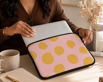 Funda para portátil con estampado de lunares naranjas / Fondo rosa, estilo abstracto moderno