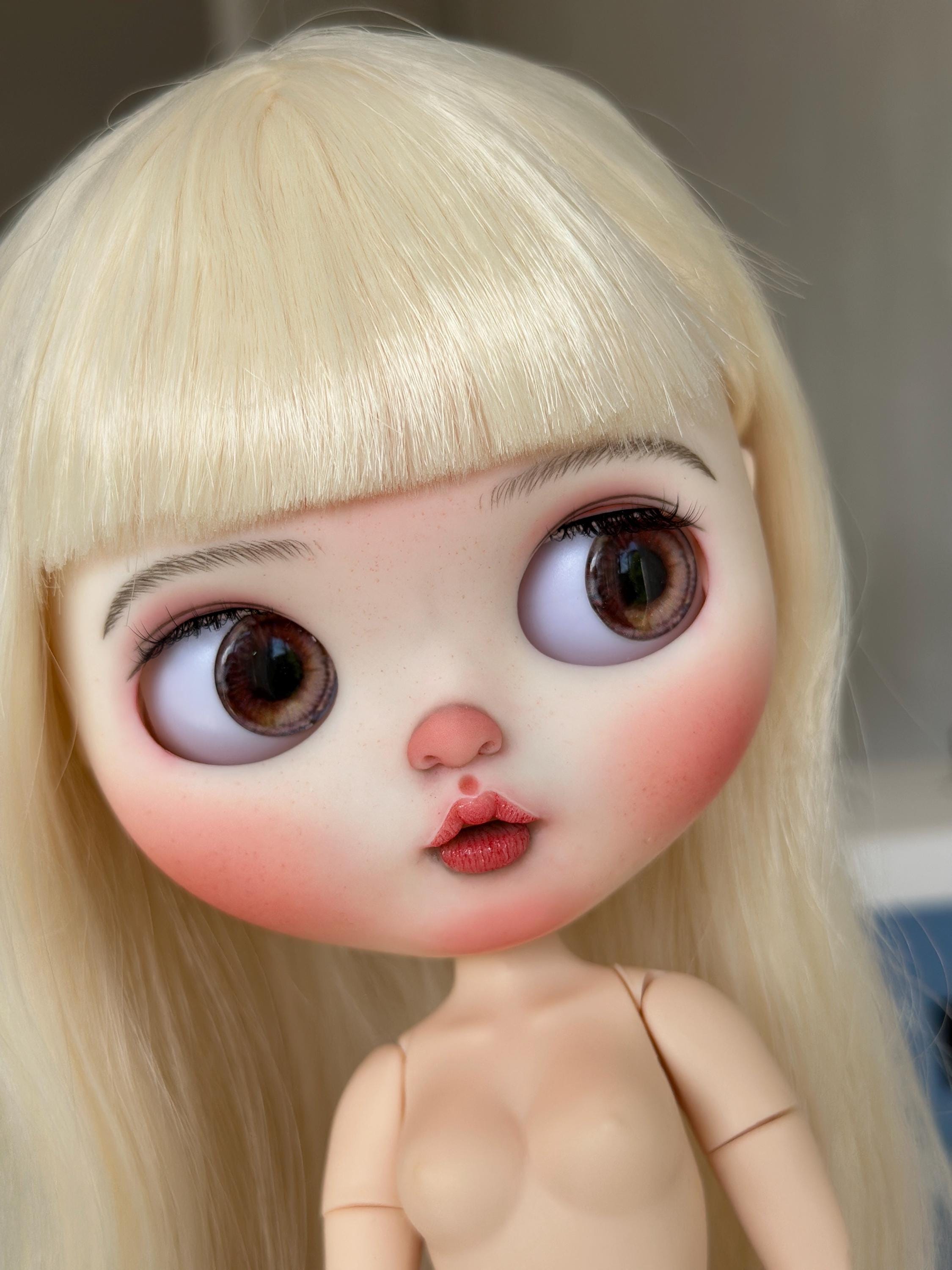 Custom Blythe doll , factory joint body fake base, normal  skin , come with whole body as a photo