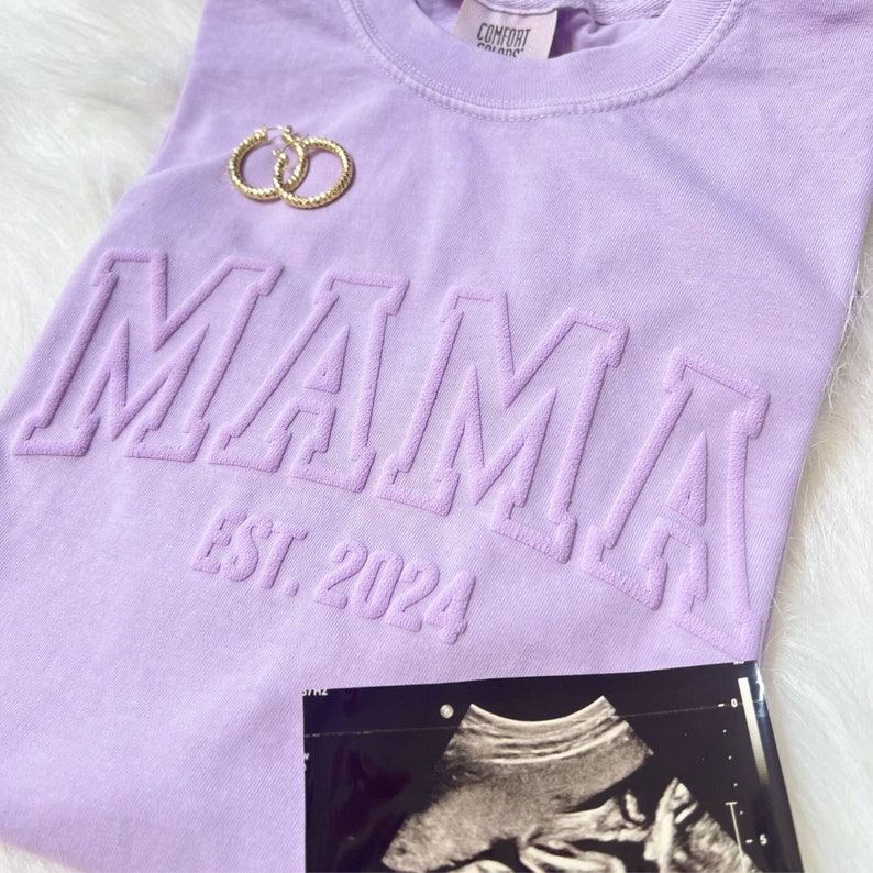 Mama Sweatshirt, Comfort Colors Mama Shirt, Expecting Mom Gift, Postpartum Gift, Pregnant Mom Gift, Mama Sweatshirt Name, New Mom Sweatshirt bild 1