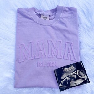 Mama Sweatshirt, Comfort Colors Mama Shirt, Expecting Mom Gift, Postpartum Gift, Pregnant Mom Gift, Mama Sweatshirt Name, New Mom Sweatshirt bild 2