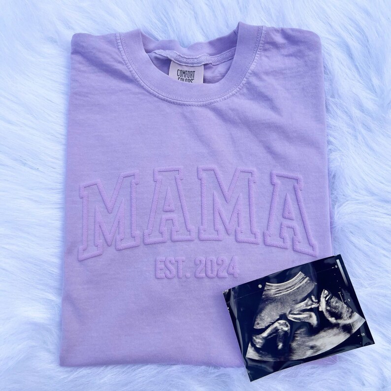 Mama Sweatshirt, Comfort Colors Mama Shirt, Expecting Mom Gift, Postpartum Gift, Pregnant Mom Gift, Mama Sweatshirt Name, New Mom Sweatshirt bild 2