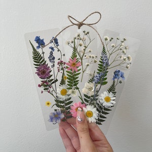 set of 3 mixed wildflower bookmarks | real dried flowers | bookmark for women | gift idea | bookmark with tassel | bookmark set